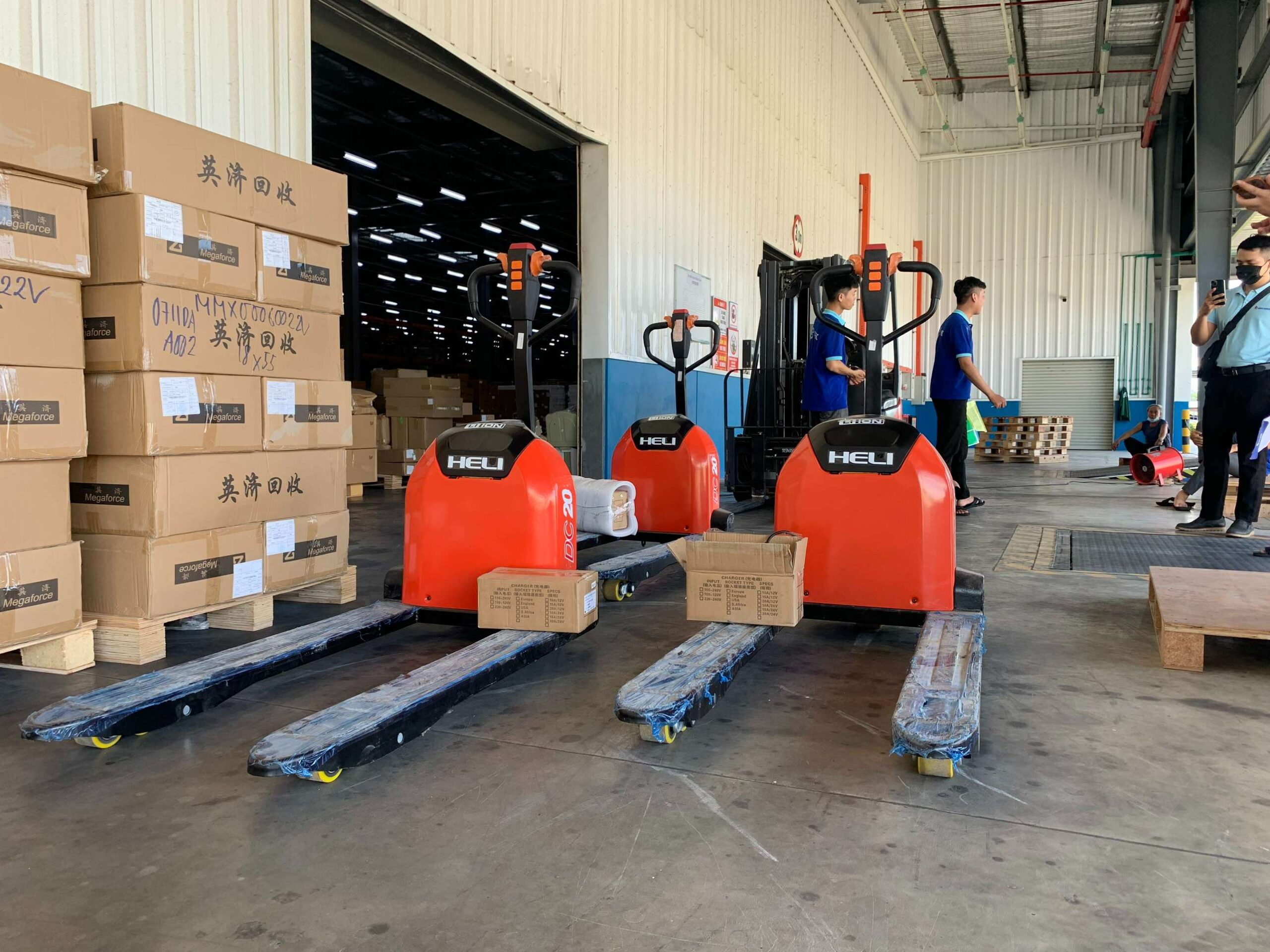Xe nâng tay điện 2 tấn Heli CBD20J-Li3