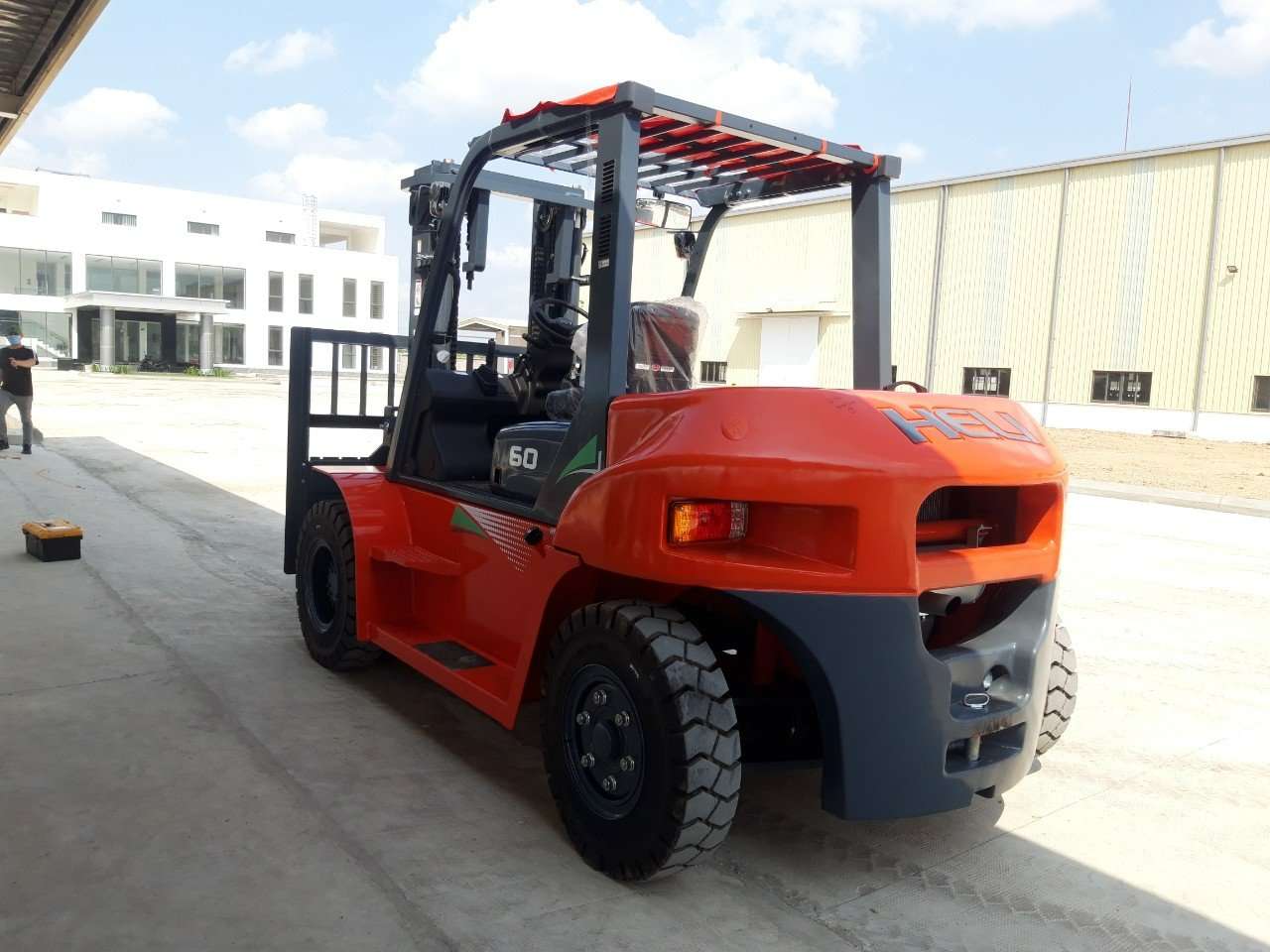 Xe Nâng Dầu 5 tấn Trung Quốc - Động cơ Isuzu cao cấp - Mới 100%