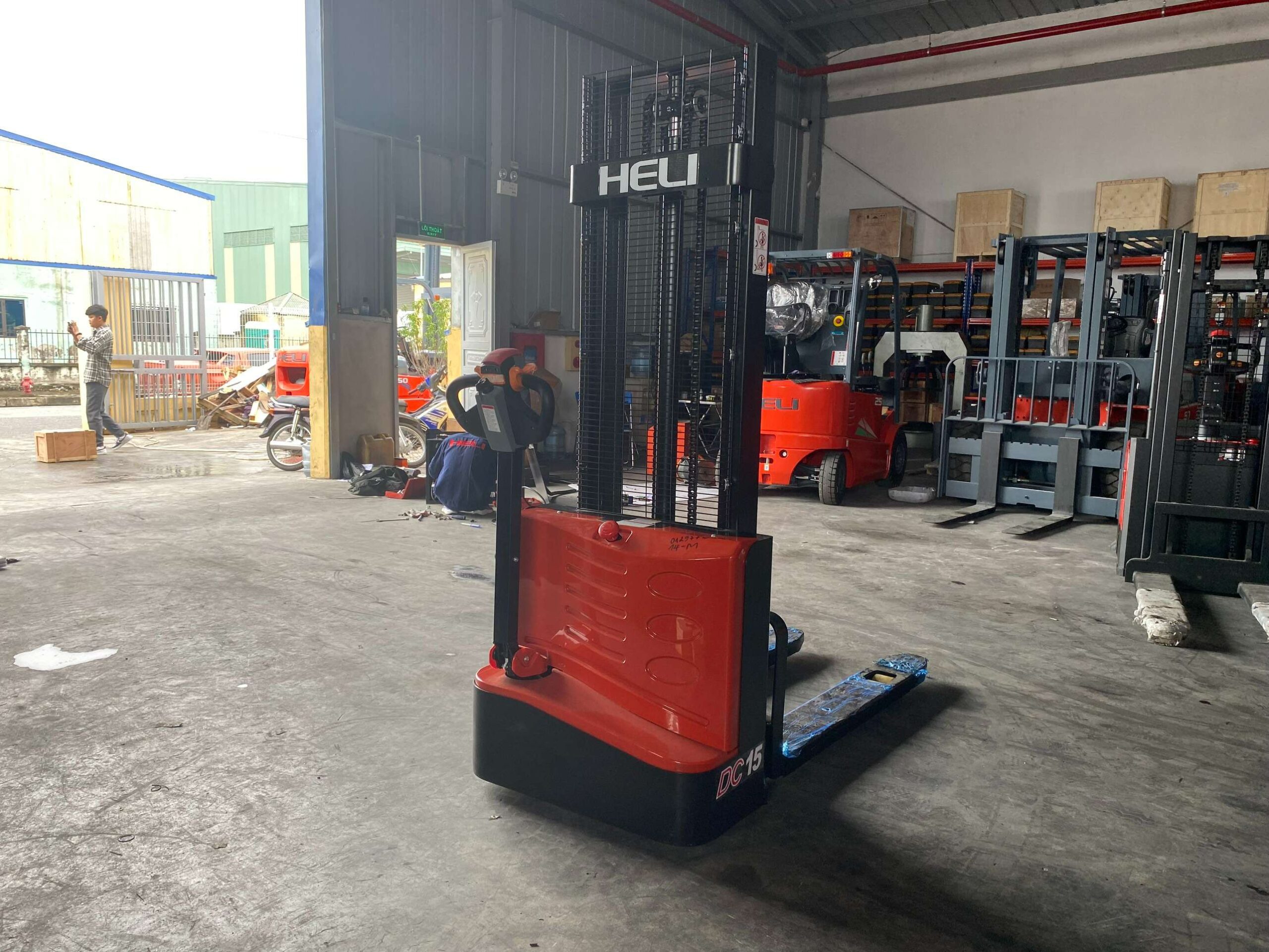 Xe nâng tay điện 1.5 tấn Heli - Model CDD15J - Xe nâng tay điện giá rẻ - Mới 100%