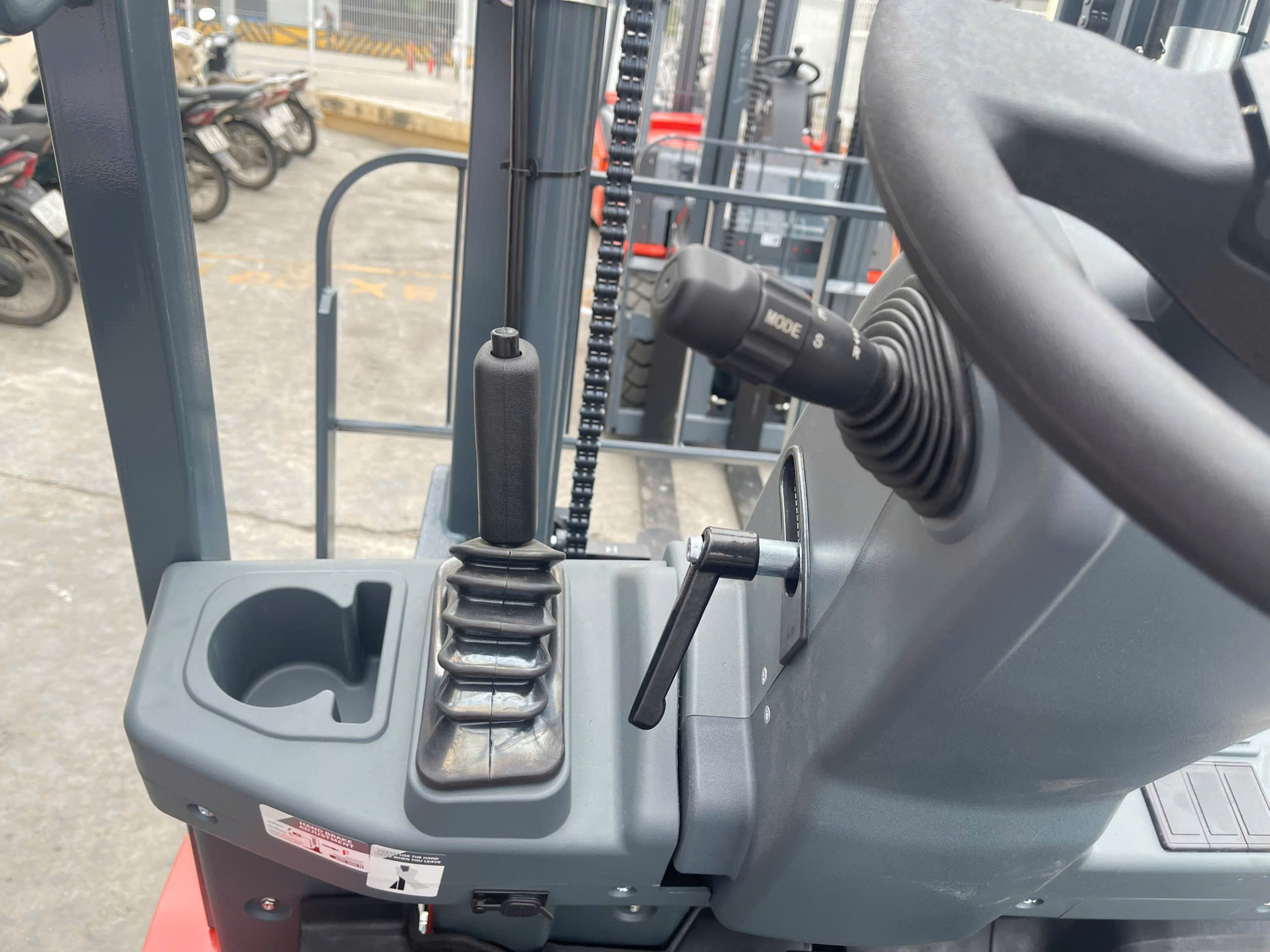 Xe nâng điện 1,8 tấn lithium mới 100%